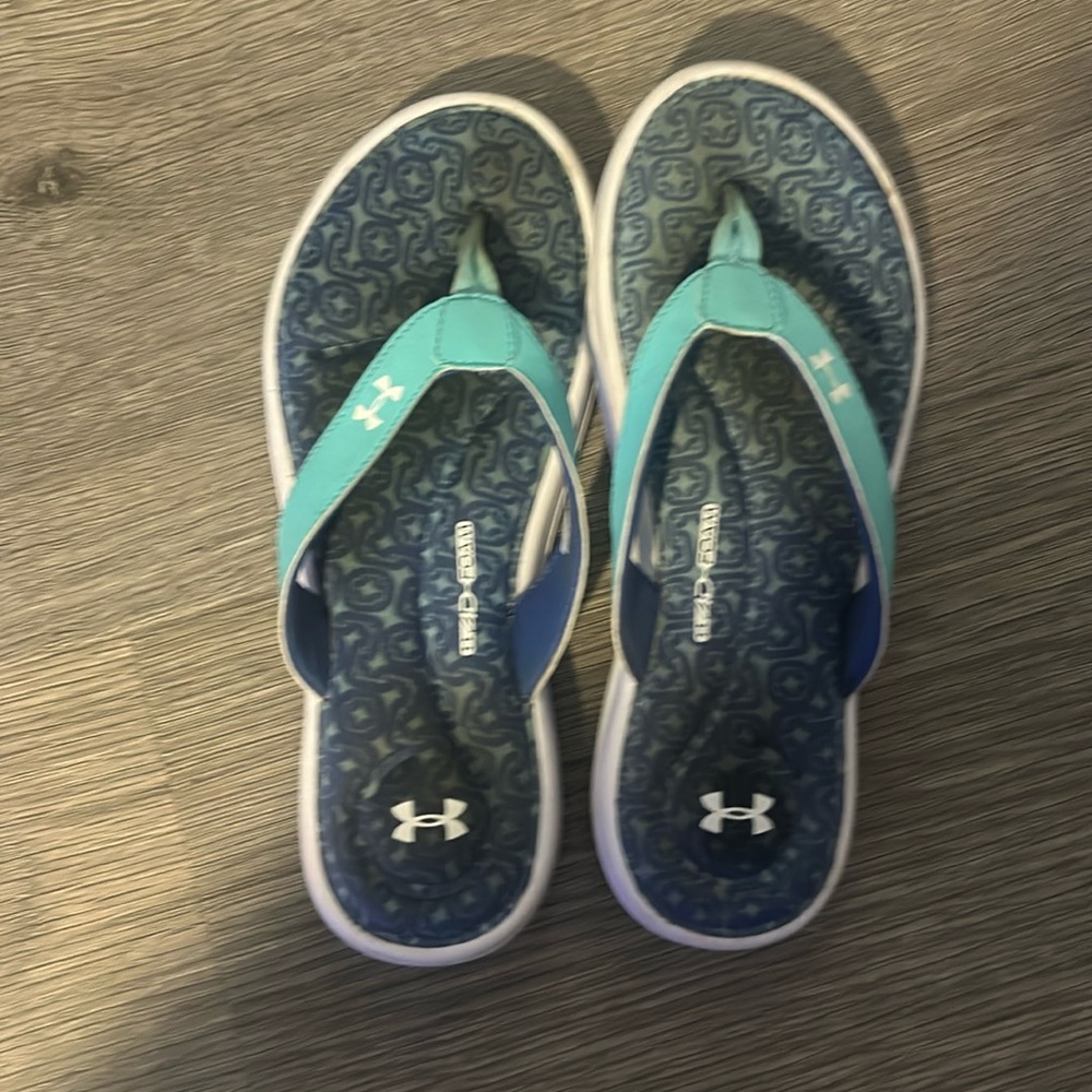 Under armour memory foam flip flops